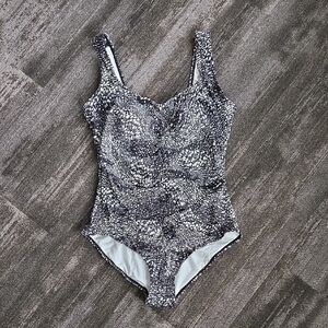 Girls Black and White Patterned One-Piece Swimsuit